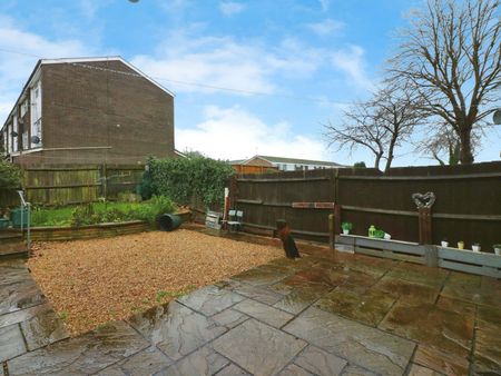 End of terrace house to rent on - Photo 2