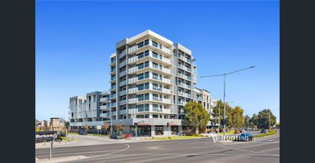 Perfect location offering both leisure & function amenities! - Photo 4