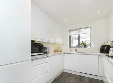 Lapis Close - Photo 2