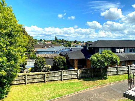 Beautiful newly renovated property in Epsom - Photo 2