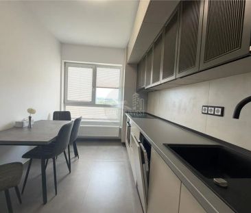Apartament 3 camere 2 bai balcon parcare zona Calea Surii Mici - Fotografie 2