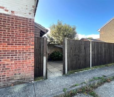 Shannon Road Stubbington Fareham, Hampshire PO14 3RS - Photo 1