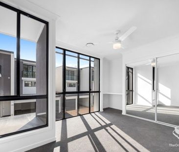 AVAILABLE 17/12/25!!! Near new 3 beds -Just 6k to Enoggera barracks - Photo 3