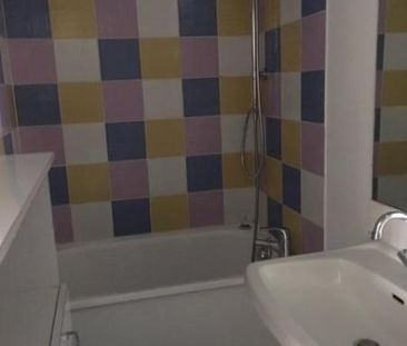 Location Appartement 1 pièce 23m² BOURG EN BRESSE 01000 - Photo 3