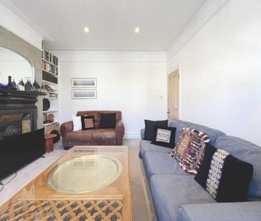 3 bedroom flat to rent - Photo 2