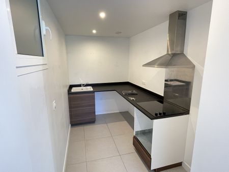 Location Appartement 2 pièces 48m² LA VARENNE ST HILAIRE 94210 - Photo 2
