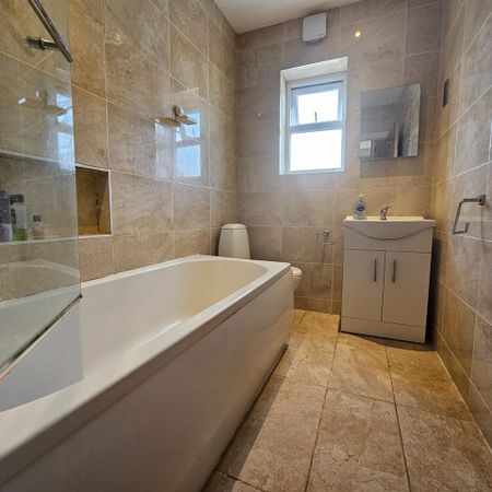 1 Bed Flat, Rear Of, SW19 - Photo 4