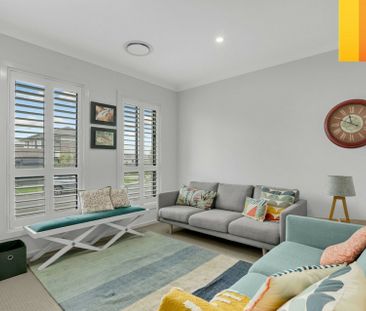 Beautiful 4 Bedroom Home - Great Location! - Photo 6