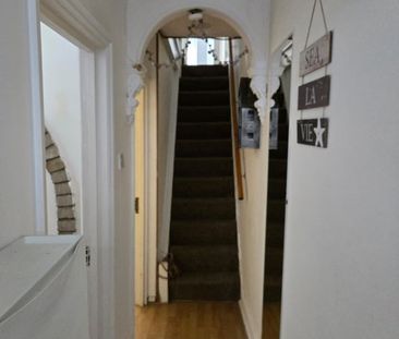 Room in a Shared House, Russell Street, LU1 - Photo 6