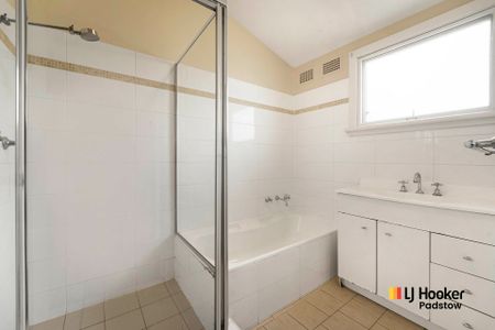 Modern & Bright 2-Bedroom Townhouse - Photo 4