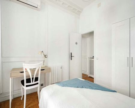Calle de San Bernardino, Madrid, Community of Madrid 28015 - Foto 2