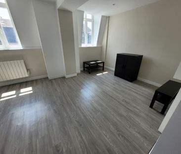 Location Appartement 3 pièces 66m² CAMBRAI 59400 - Photo 2
