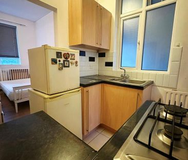 Studio to rent - Photo 2