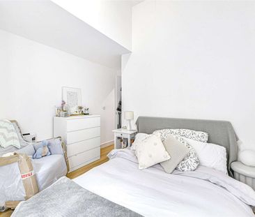 A spacious and modern one bedroom apartment. - Photo 6