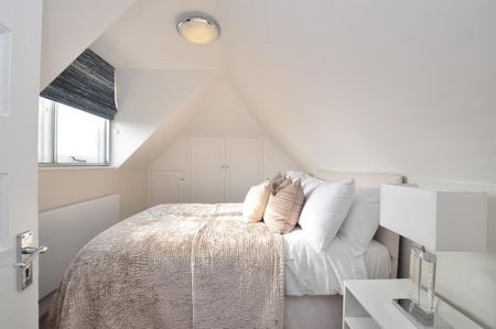 4 bedroom flat to rent - Photo 3