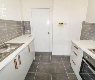 2 bedroom ground floor flat to rent - Photo 5