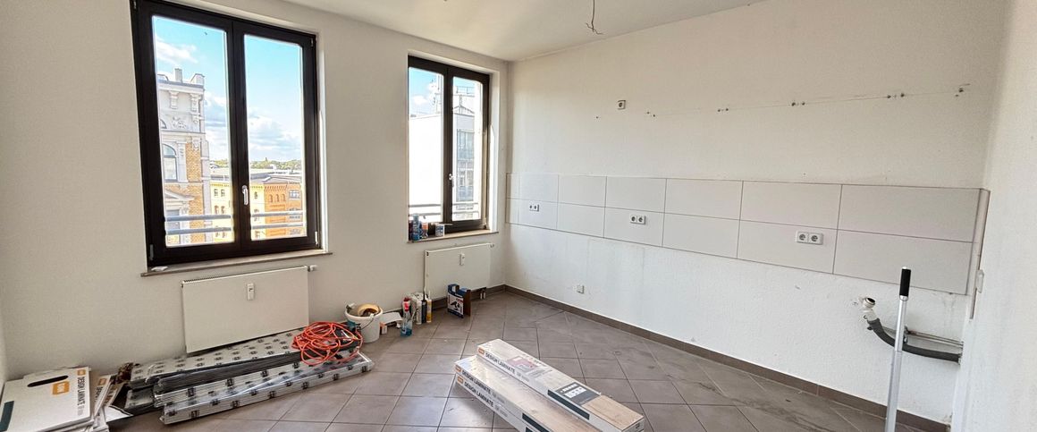 Für Sie in Sanierung! 4-Raum-Wohnung direkt am Hasselbachplatz - Photo 1