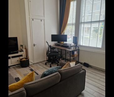 1 Bed Flat, Montrell Road, SW2 - Photo 1