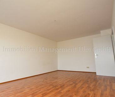 Schöne 1-Zimmer-Wohnung mit Balkon und Stellplatz mit toller Aussicht! - Photo 1