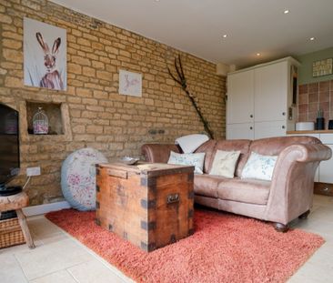 2 Upper Fields Farm, Moreton in Marsh, GL56 9AB, Moreton-In-Marsh - Photo 3