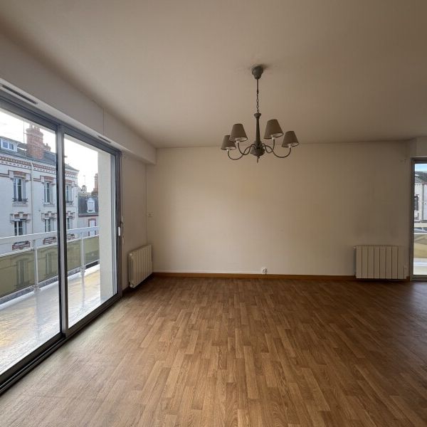 Location Appartement 3 Pièces 74 m² - Photo 1