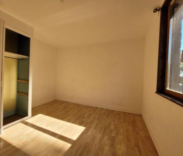 Location Appartement 3 pièces 63m² LILLEBONNE 76170 - Photo 4