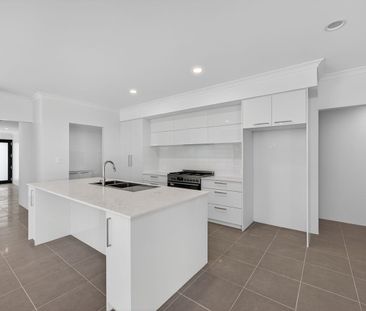 29 Meander Way, Treeby, WA 6164 - Photo 5