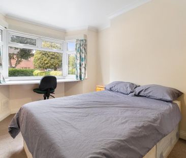 4 bedroom semi-detached house to rent - Photo 4