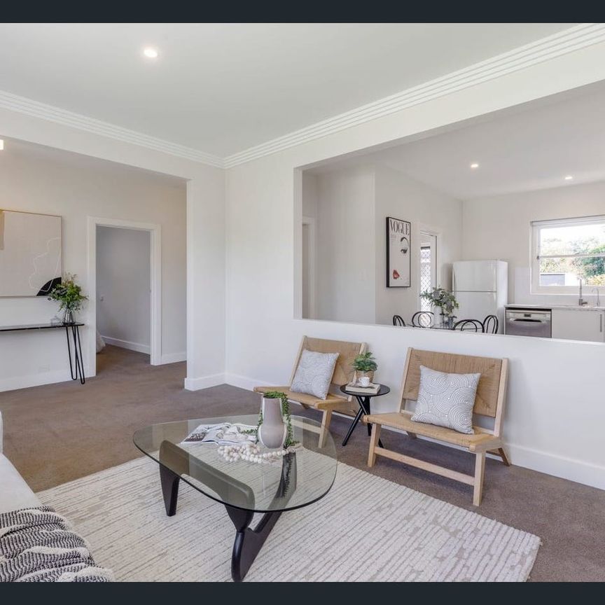 Spacious 3-Bedroom Home with Parking in Plympton Park - Photo 1