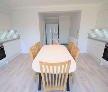 Room @ Saxon Drive, W3 - Photo 4