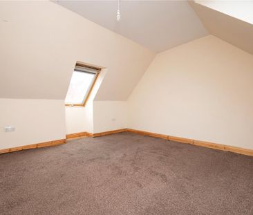 3 bedroom end of terrace house to rent - Photo 5