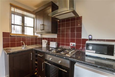 Well-presented 1 bedroom semi-detached property located in the popular Haxby Road/The Groves area, close to Nestle, City Centre & York Hospital - Photo 4