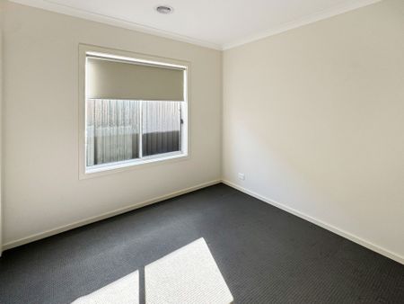 4 Monash Place, Canadian - Photo 3