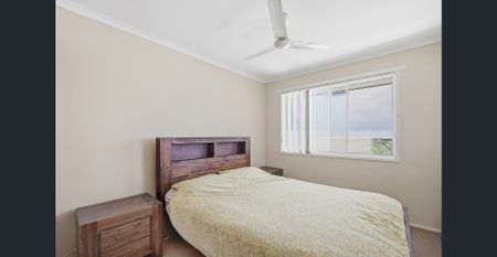 BEACHFRONT APARTMENT WITH STUNNING OCEAN OUTLOOKS - Photo 2