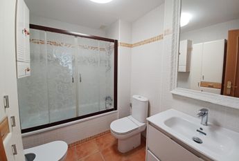 FOR RENT: SPACIOUS AND ELEGANT 4-BEDROOM BUNGALOW FOR LONG TERM