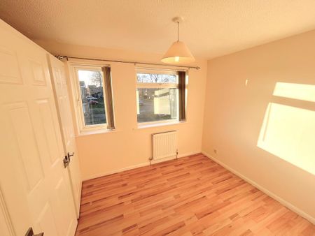2 bedroom semi-detached house to rent - Photo 3