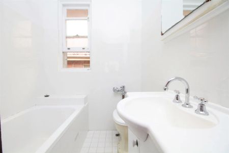 Charming Two Bedroom Apartment Bursting With Character - Photo 5