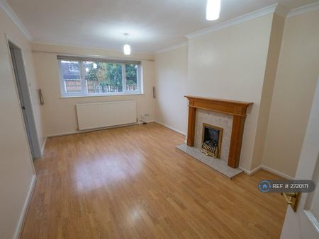 3 bedroom semi-detached house to rent - Photo 2