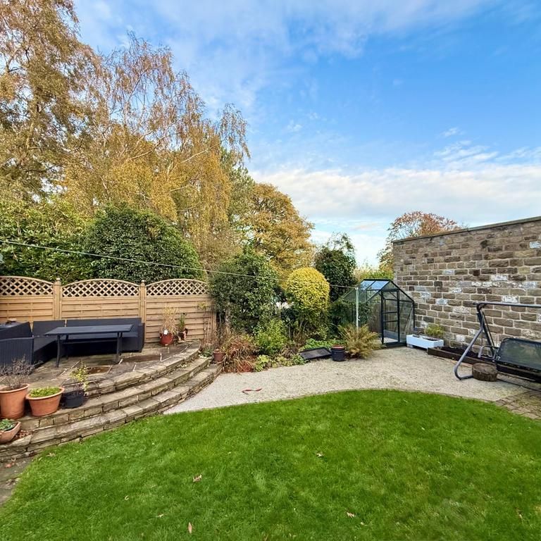 3 bedroom semi-detached house to rent - Photo 1