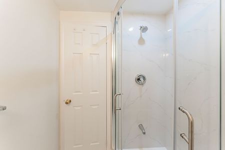 For Lease - 22 Hazelglen Court, Brampton, Ontario - Photo 5
