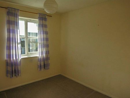 2 bedroom end of terrace house to rent - Photo 3