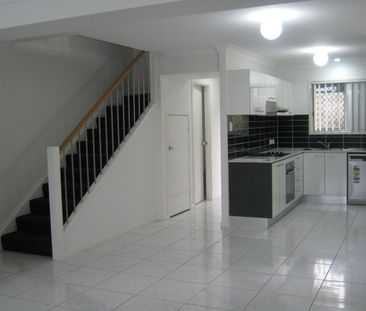 3 BEDROOM TOWNHOUSE FOR RENT - Photo 4