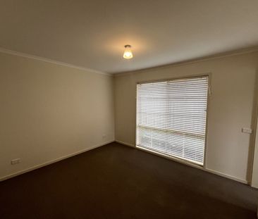 Everything at Your Doorstep - Right Here in Traralgon - Photo 2