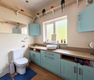 1 bedroom in a house share to rent - Photo 2