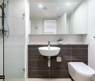 MGM MARTIN - TWO BEDROOM APARTMENT - Photo 5