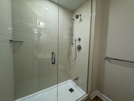 For Lease - 3220 William Coltson Avenue Unit# 913, Oakville, Ontario - Photo 1