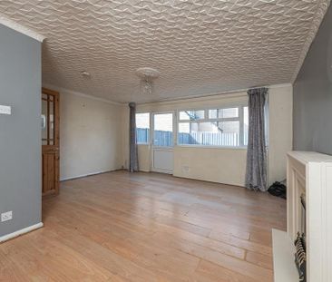 3 bedroom end of terrace house to rent - Photo 3