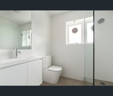 2/300 Ferrars Street, South Melbourne, Vic 3205 - Photo 3