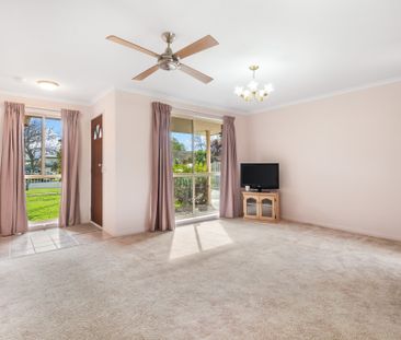 Beautifully presented family home with space, privacy & entertainin... - Photo 2