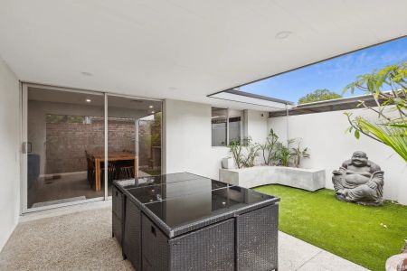 Welcome home to your leafy Kingsley retreat - Photo 2